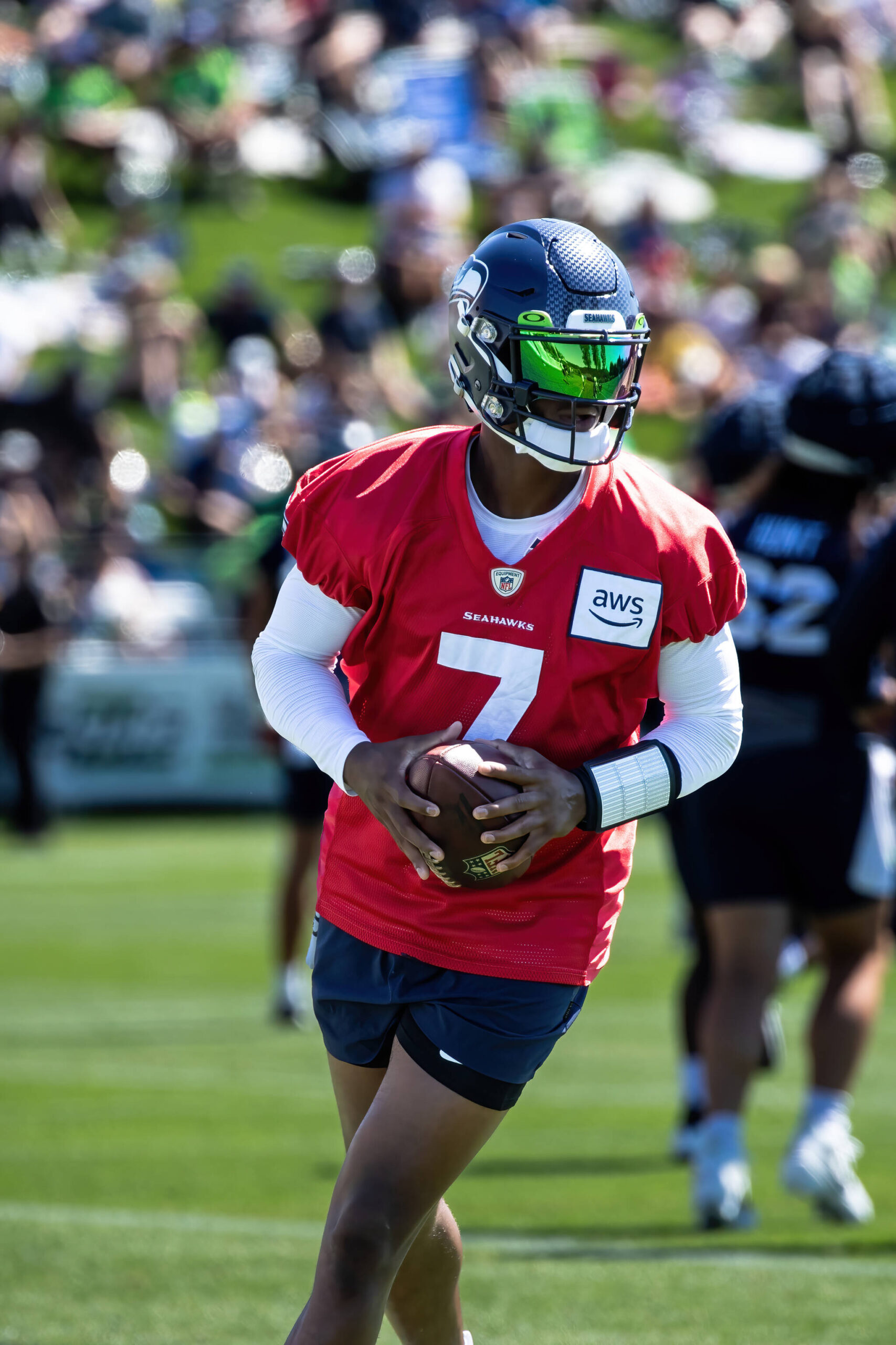 Seahawks QB Geno Smith keeps his eyes down field. (Maria Dorsten Photography)