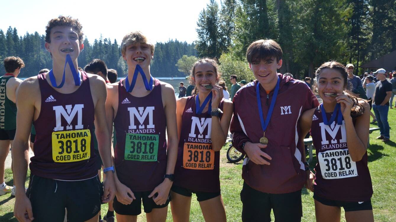 Mercer Island High School cross country team members (left to right) Owen Powell, Matthew Lawrence, Sophia Rodriguez, Bodie Thomas and Victoria Rodriguez notched first place at the Tahoma Coed Relays on Sept. 9 at Lake Wilderness Park in Maple Valley. Photo courtesy of Aaron Koopman