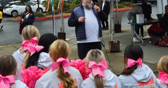 Courtesy photo
About 300 people gathered at the MI Community and Events Center on Oct. 22 for the Friendship Circle’s 10th annual Friendship Walk. Rabbi Bogomilski, founder of Friendship Circle, welcomed the crowd that included the MI High School Cheerleaders. The organization pairs high-school students with disabled kids as their mentors. The event featured a breakfast bar, information tables, games, face-painting, balloon-tying, cotton candy and free popcorn. Participants did a 1-K walk in Luther Burbank Park. The theme was “Community Kindness Day.”