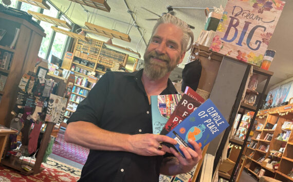 Island Books bookseller Brad Beshaw. Andy Nystrom/ staff photo
