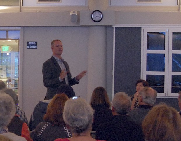 Dave Wisenteiner discusses transit-oriented development at the Mercer Island Beach Club voter’s forum on Sept. 15