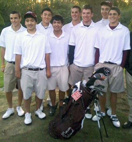 The Mercer Island boys golf team won the KingCo Medalist tournament Monday afternoon and qualified six players for districts next Monday.