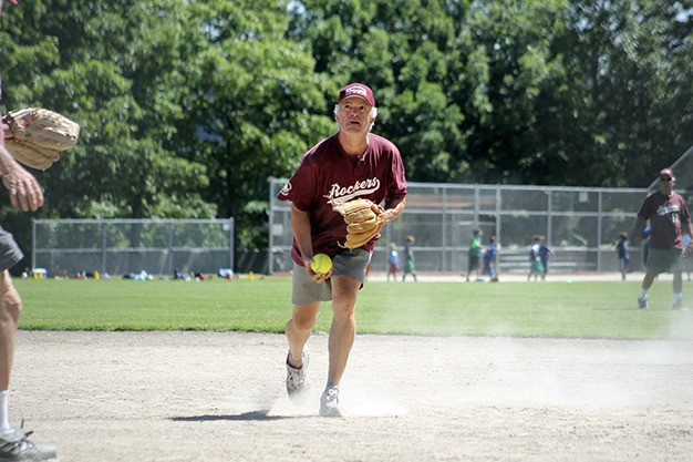 Greg Blindu fields a grounder against Bellevue Thursday