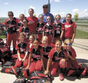 Mercer Island fastpitch players Andi Pillsbury