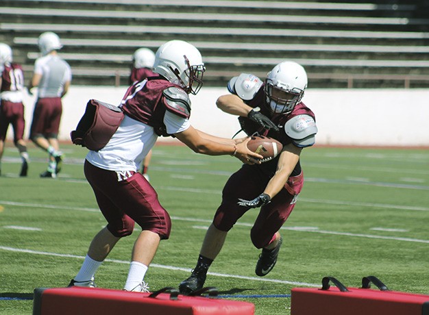 The Islanders began spring football practices with a host of new faces as they target a postseason appearance in 2015.