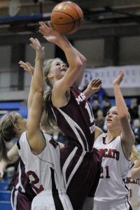 Mercer Island's Kris Brackmann will lead the Islanders on the court this winter