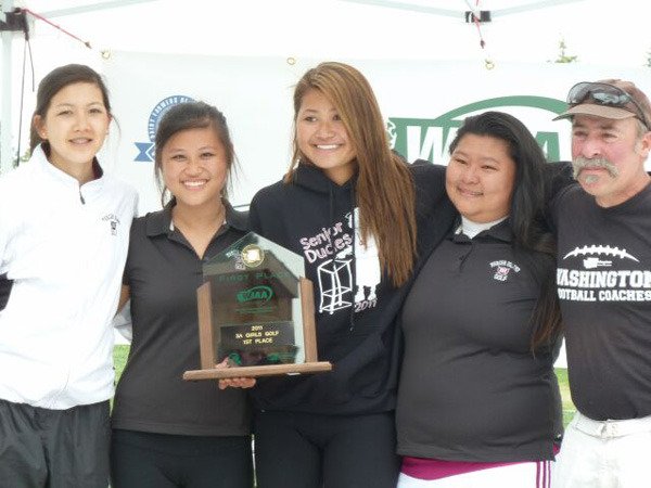 The Mercer Island girls golf team won the 3A state title last week