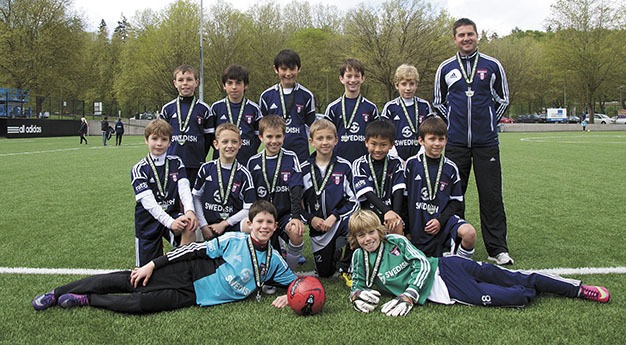 The Eastside FC U10 boys team includes: Josh Chang