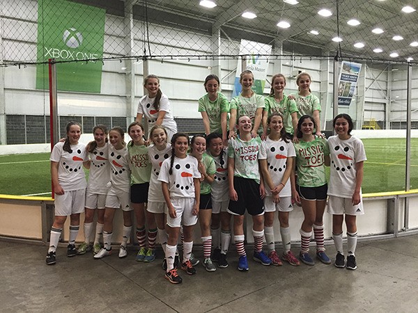 The Mercer Island FC GU14 Maroon split themselves into two teams
