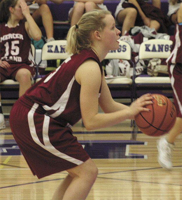 Islander Savanna Reid prepares to shoot a free throw during the Islanders’ away win over Lake Washington last week.