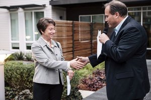 BRE Vice President Kevin Grani welcomes Cindy Goodwin