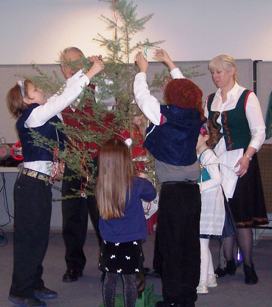 Sons of Norway Lodge to help the Salvation Army’s Toys ‘n Joy Program