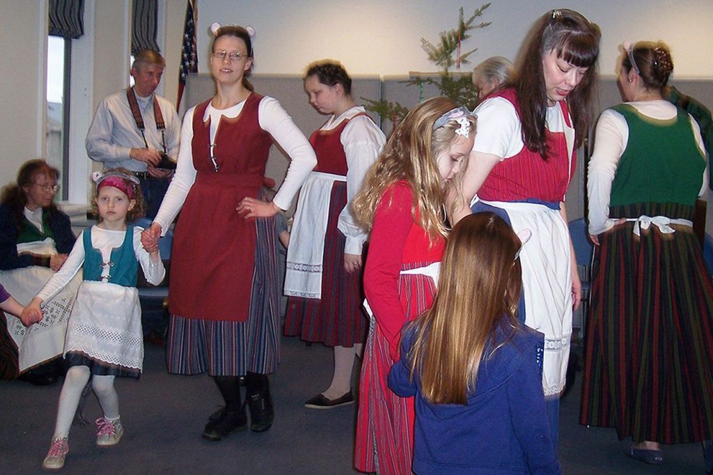 Sons of Norway Lodge to help the Salvation Army’s Toys ‘n Joy Program