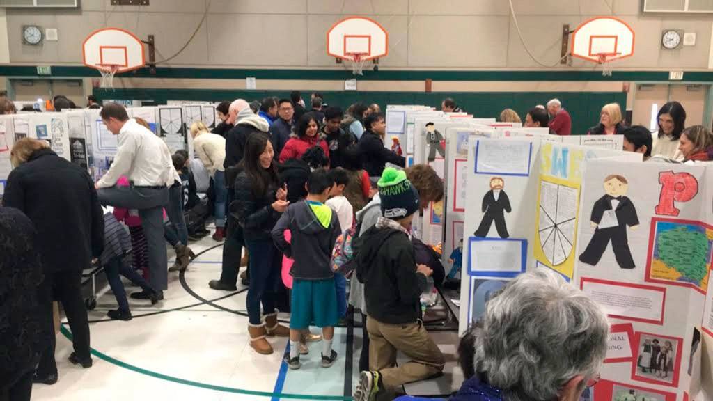 Mercer Island students celebrate and share culture at Lakeridge fair