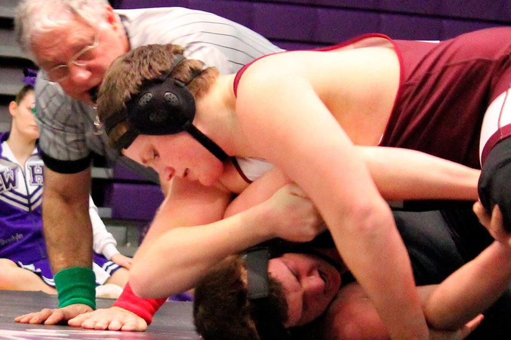 Mercer Island defeats Lake Washington in dual match