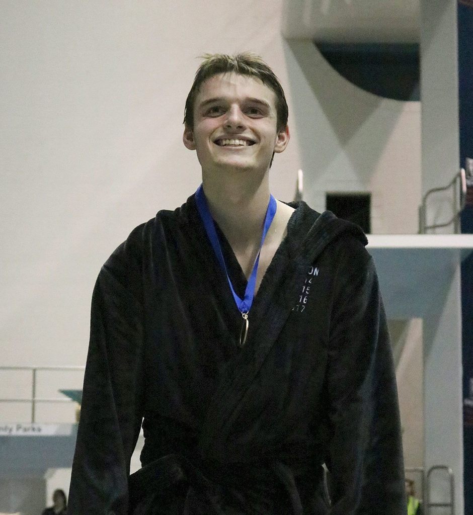 Mercer Island&rsquo;s Ben Dixon won the 3A state dive title with a finals score of 404.4 (Joe Livarchik/staff photo).