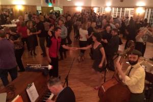 Community gathers at Mercer Island Swing Dance