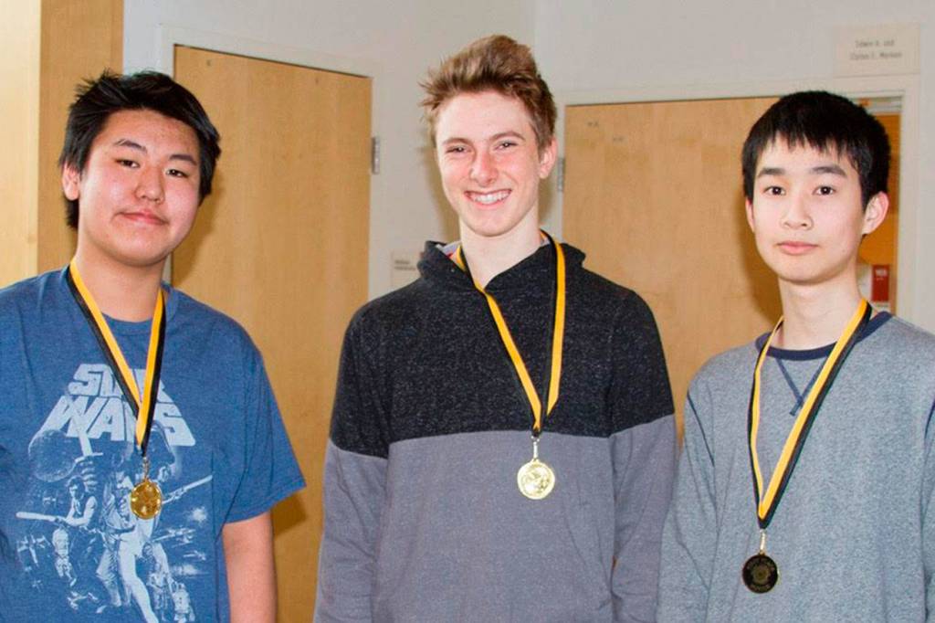 Mercer Island High School students win programming contest