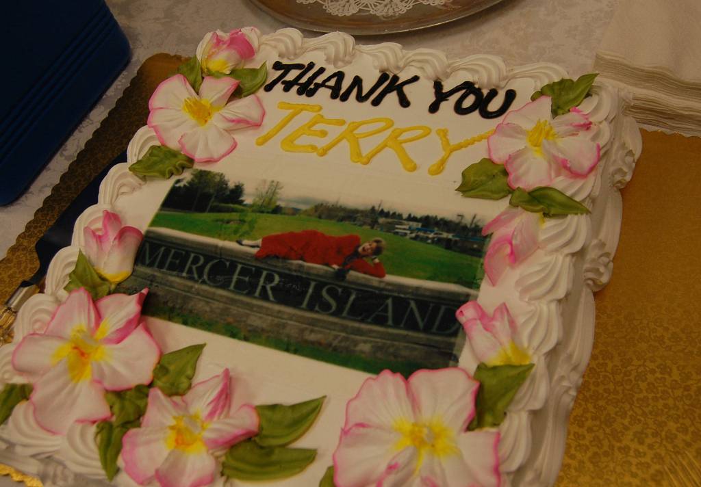 Mercer Island Chamber celebrates changing of the guard