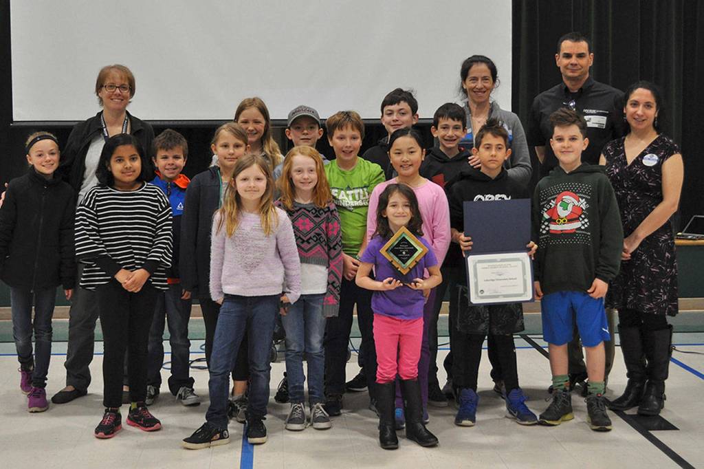 Mercer Island’s Lakeridge Elementary honored as Green Ribbon school