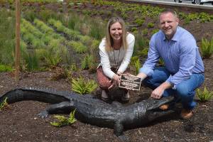 Islander Middle School PTSA dedicates gator sculpture to co-principals