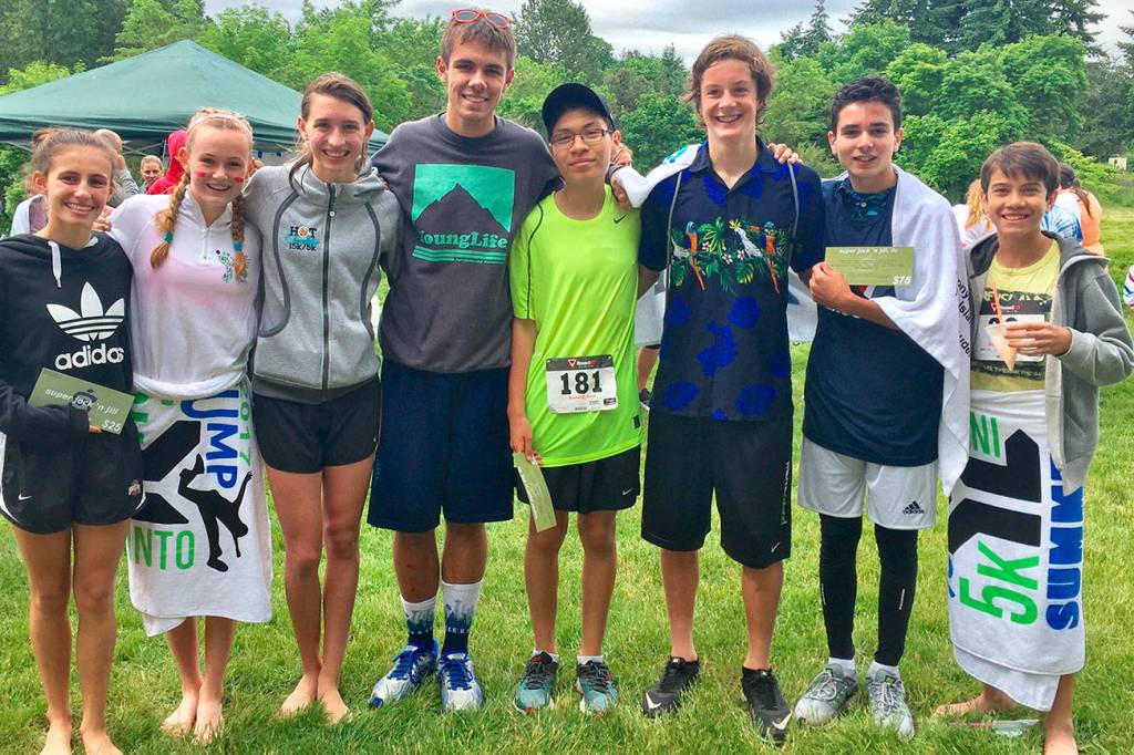 Mercer Island runners compete in 5K