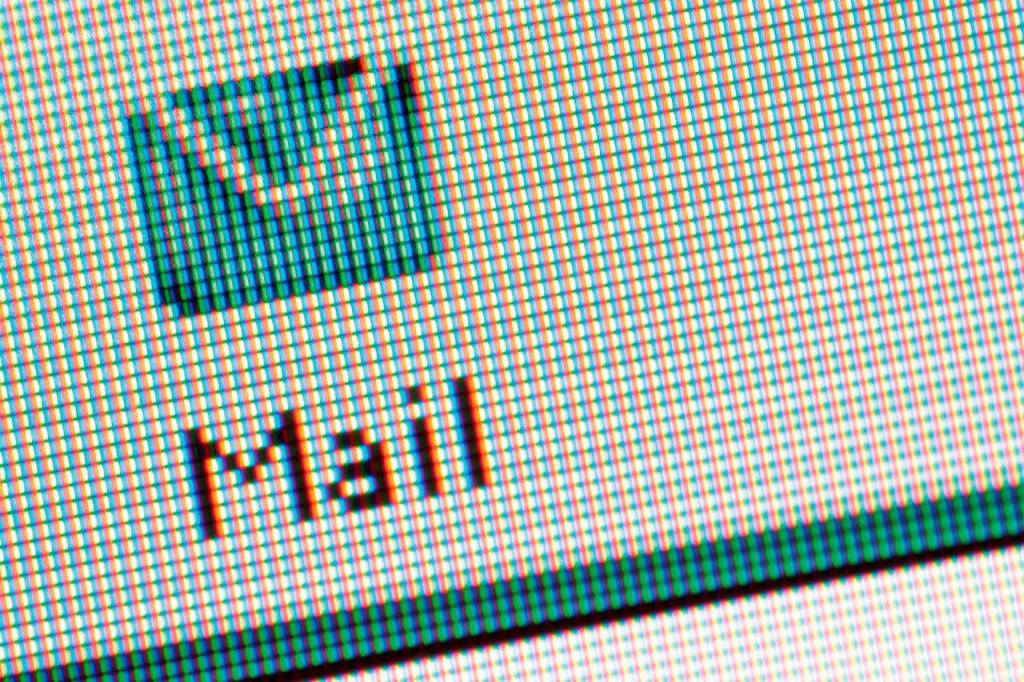 Mercer Island	surrenders control of public park to private interests | Letter