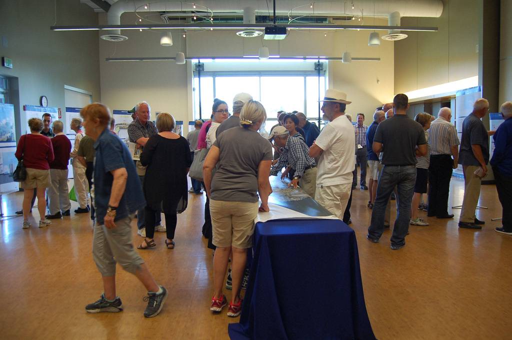 Islanders share thoughts on transit at pre-construction meeting