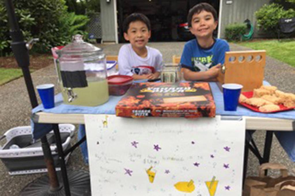 Mercer Island students turn lemons into money for food pantry