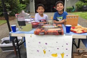 Mercer Island students turn lemons into money for food pantry