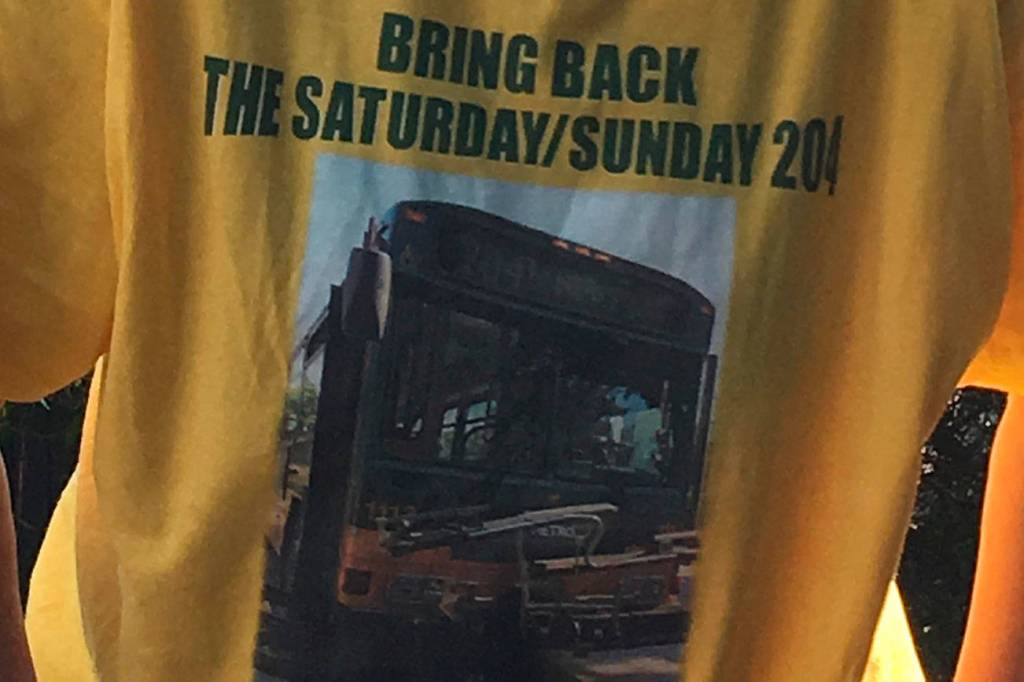 Mercer Island woman in wheelchair pushes to bring back Metro route 204