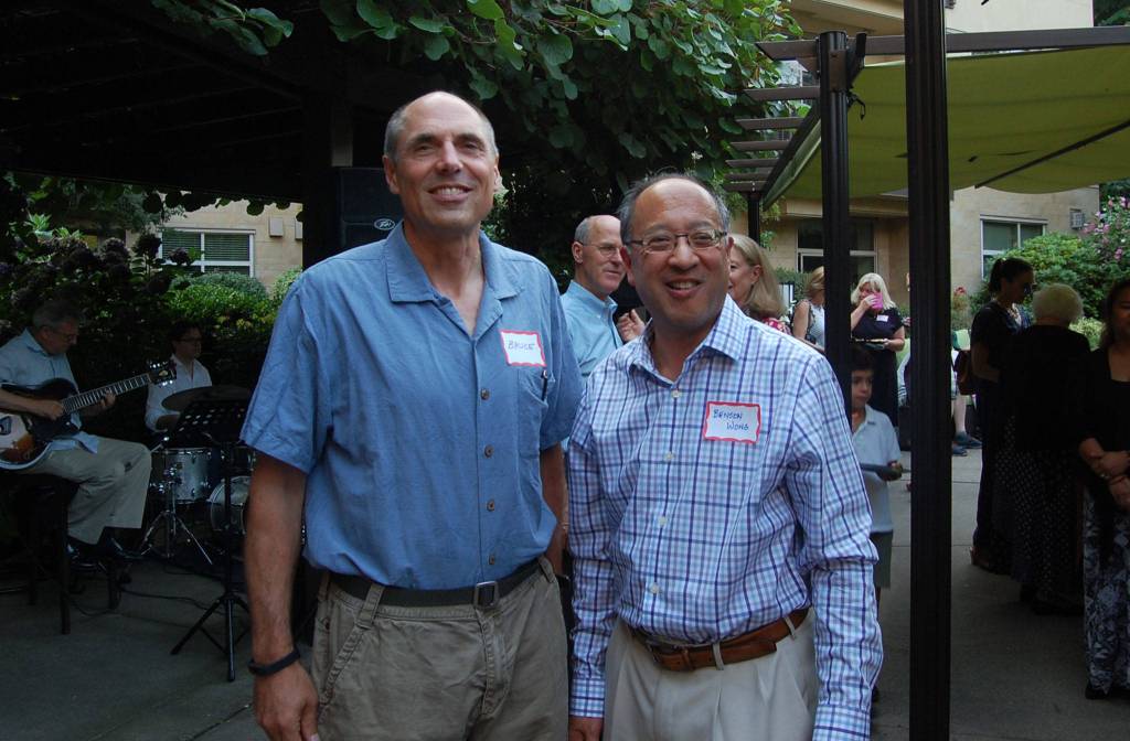 Mayor Bruce Bassett and Councilmember Benson Wong show their support for the market. Katie Metzger/staff photo