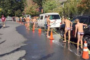 Mercer Island water polo team to host car wash fundraiser