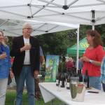 Mercer Island Chamber gathers community with wine, art, music