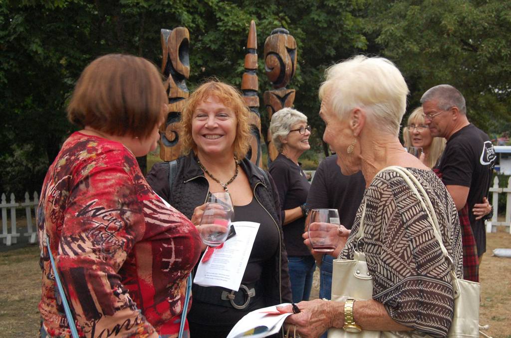 Mercer Island Chamber gathers community with wine, art, music