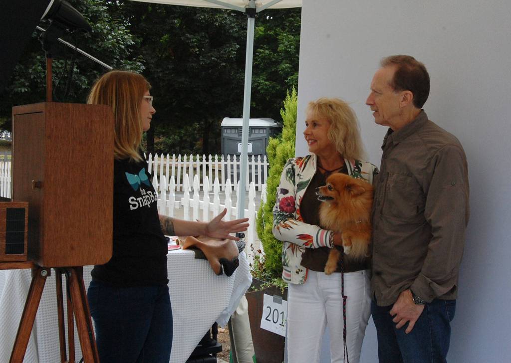 Mercer Island Chamber gathers community with wine, art, music