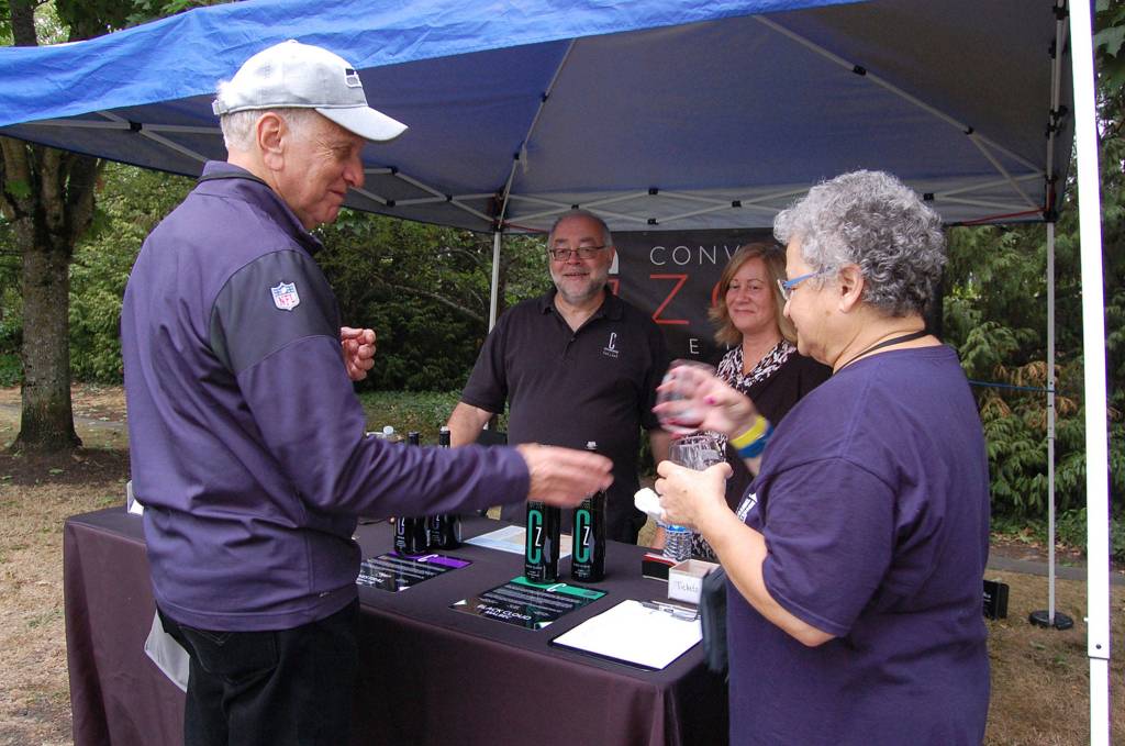Mercer Island Chamber gathers community with wine, art, music