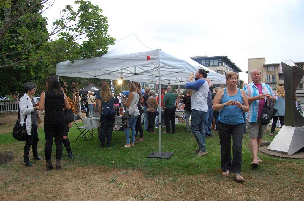 Mercer Island Chamber gathers community with wine, art, music