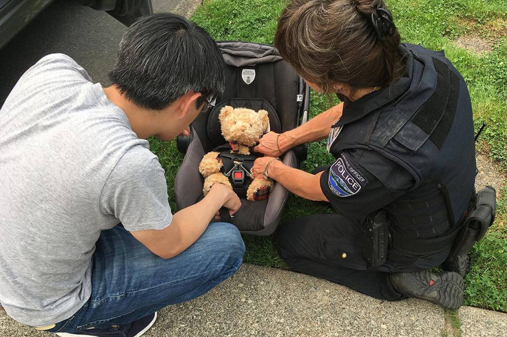 Mercer Island police provide car seat safety tips