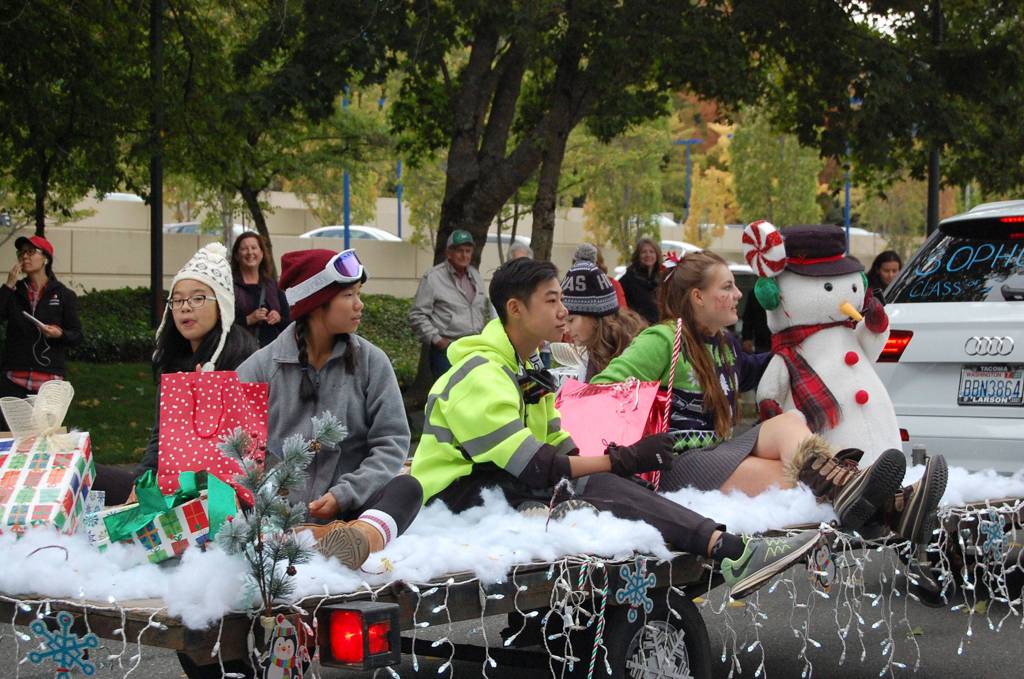 MIHS sophomores ride on their float during the Homecoming Parade. Katie Metzger/staff photo