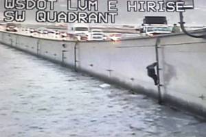 Mercer Island Marine Patrol helps capsized kayakers