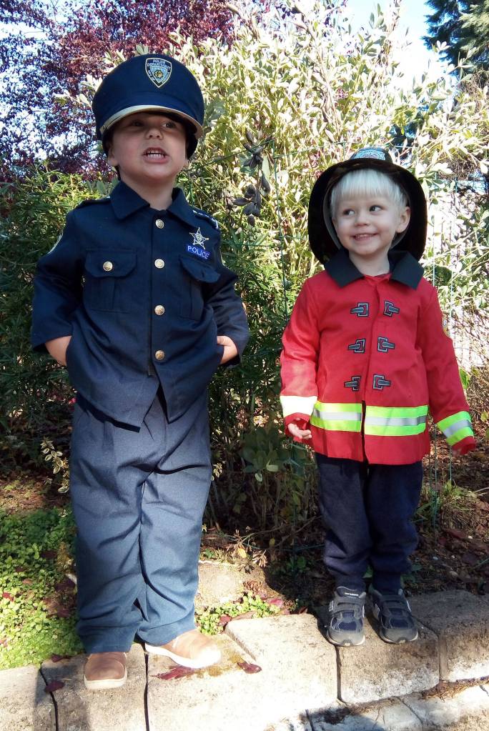 Ýmir and Ragnar pose in their costumes at Patti&rsquo;s Play Center. Photo courtesy of Anna Jónsdóttir