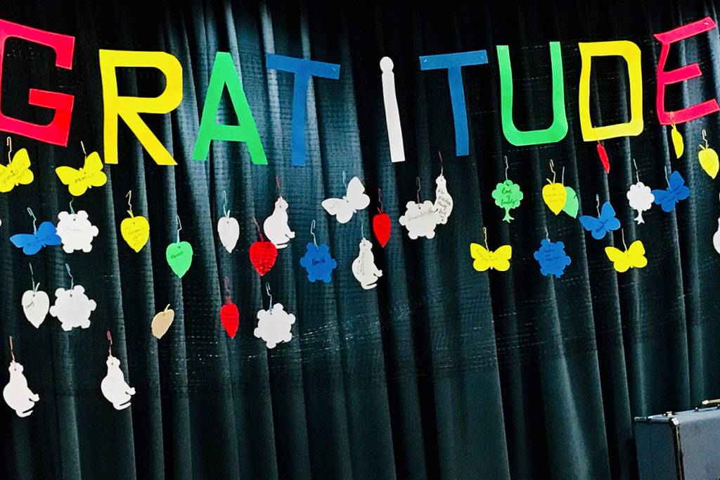 Islanders give thanks in interfaith community service