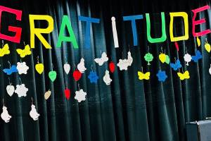 Islanders give thanks in interfaith community service