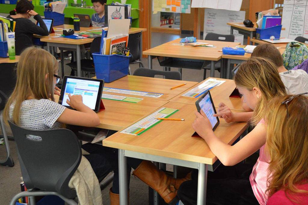 Mercer Island students learn about computer science with ‘Hour of Code’