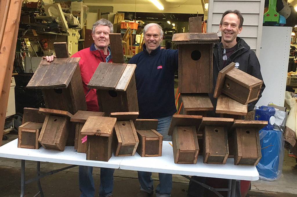 Volunteers build bird houses for Mercerdale Park