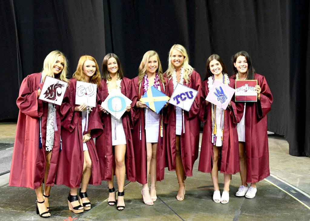 Mercer Island High School graduates 360