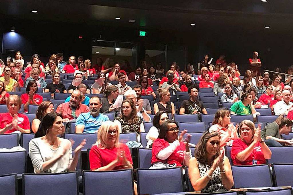 Mercer Island school district, education association reach tentative agreement of salary increases for teachers and staff