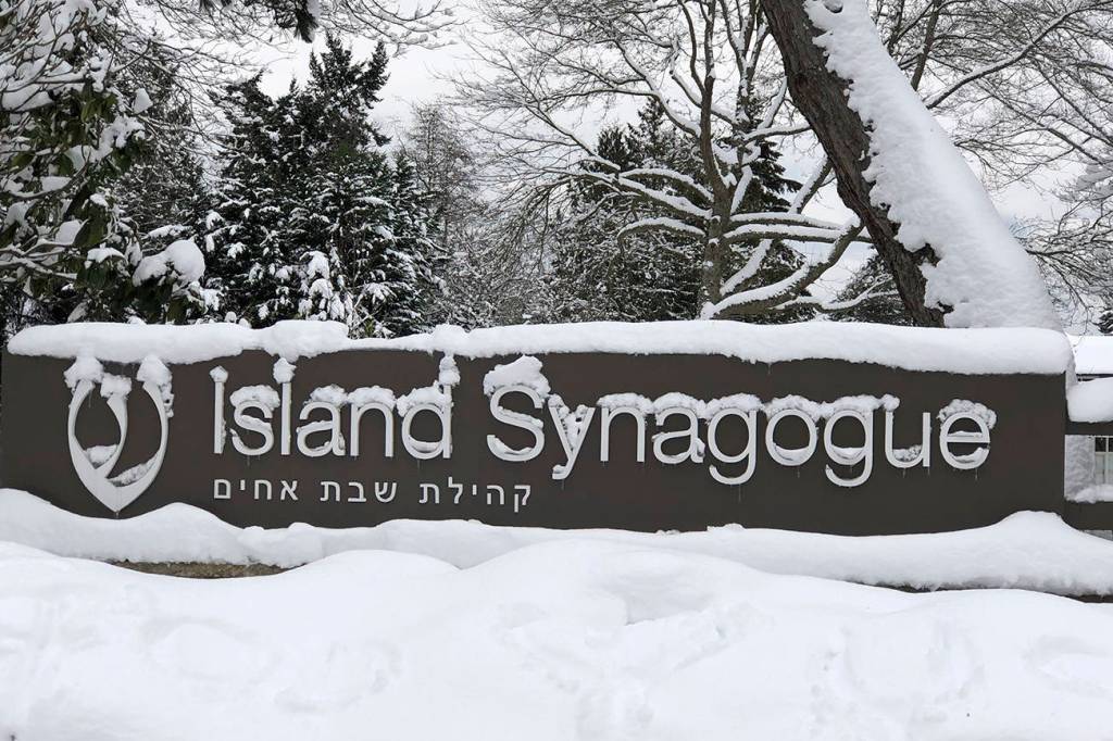Island Synagogue was one of many sites of winter wonderland following another round of snow Friday, Feb. 8., and into Saturday, Feb. 9. Photo courtesy of Greg Asimakoupoulos
