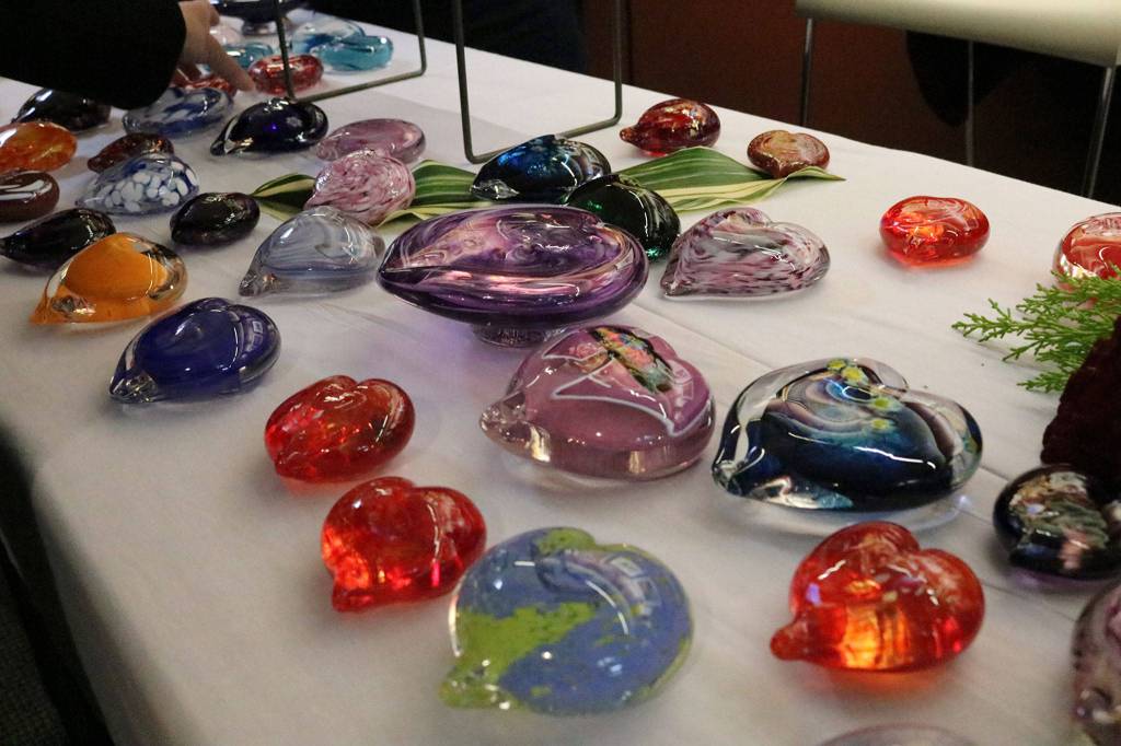 Hand crafted glass hearts were for sale around the Island at local businesses and at the Annual Breakfast, with sales supporting MIYFS. Katie Metzger/staff photo
